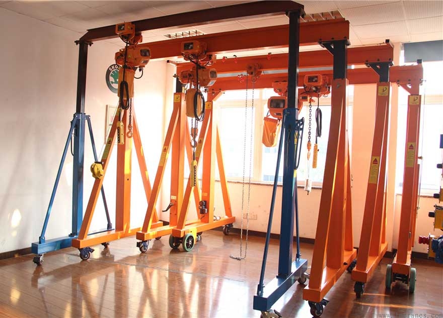 便攜式可拆卸升降龍門架結構特點：